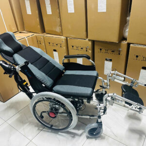 Xe lăn điện có lăn tay, điều khiển từ xa, ngả nằm tự động Jery 303X