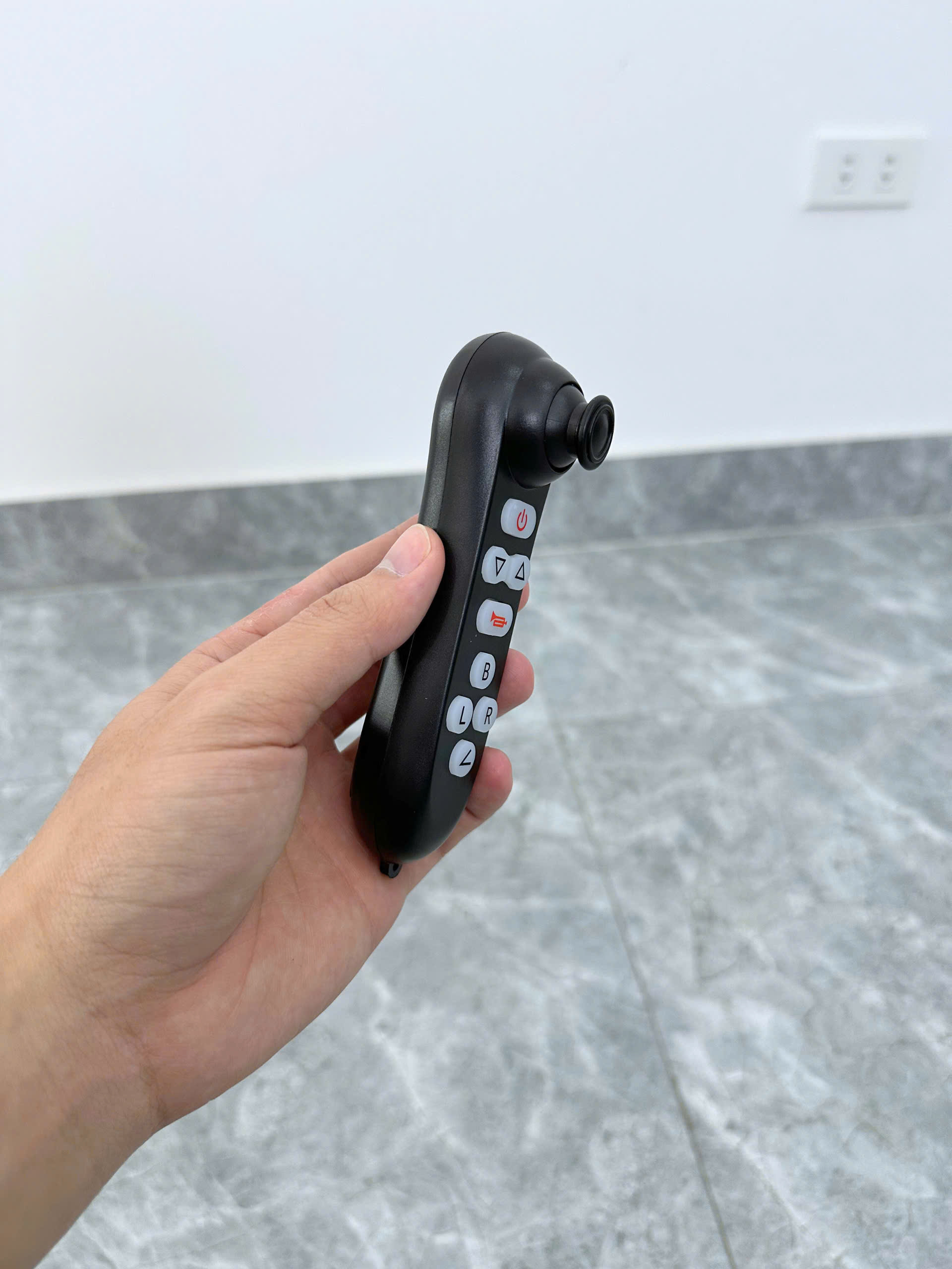 Xe lăn điện gấp gọn,điều khiển từ xa, ngả nằm, khung nhôm không rỉ Jerry 6012X Xe lăn điện gấp gọn,điều khiển từ xa, ngả nằm, khung nhôm không rỉ Jerry 6012X