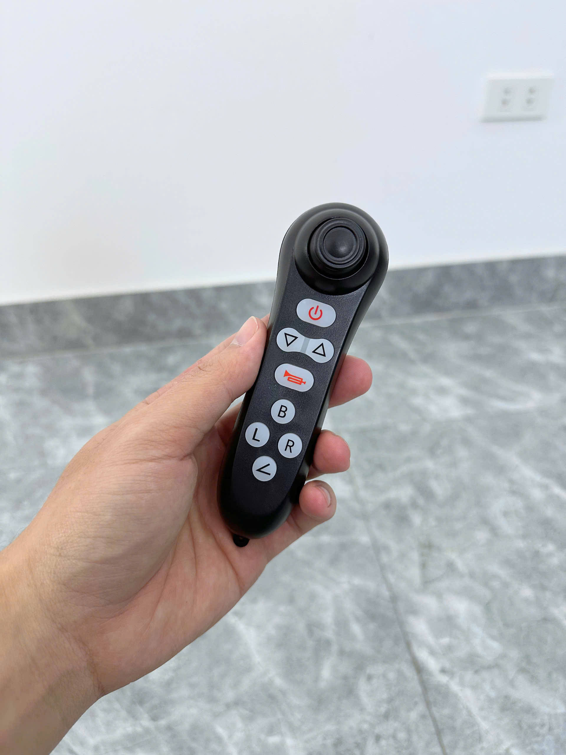 Phụ kiện xe lăn điện luôn có sẵn