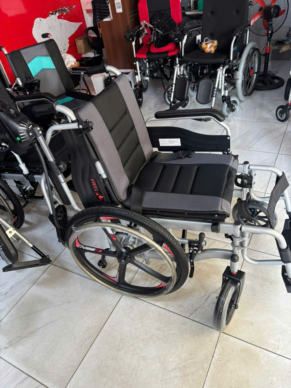 XE LĂN ĐIỆN CAO CẤP TAMA 24B VÀNH ĐÚC BÁNH ĐẶC XE LĂN ĐIỆN CAO CẤP TAMA 24B VÀNH ĐÚC BÁNH ĐẶC