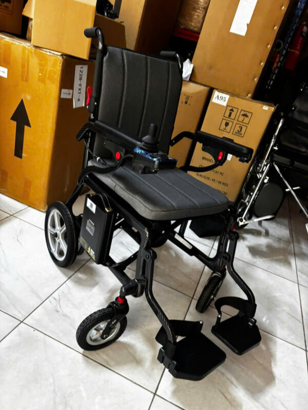 XE LĂN ĐIỆN SIÊU NHẸ 13.5 KG CAO CẤP TAMA 6000MA MANG LÊN MÁY BAY