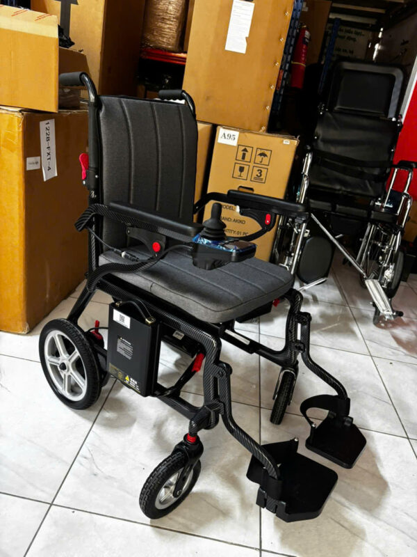 XE LĂN ĐIỆN SIÊU NHẸ 13.5 KG CAO CẤP TAMA 6000MA MANG LÊN MÁY BAY