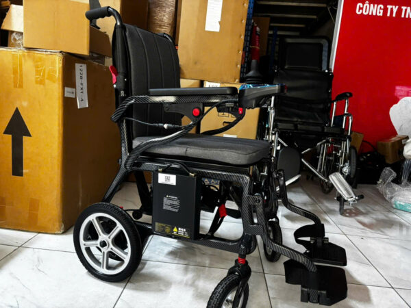 XE LĂN ĐIỆN SIÊU NHẸ 13.5 KG CAO CẤP TAMA 6000MA MANG LÊN MÁY BAY