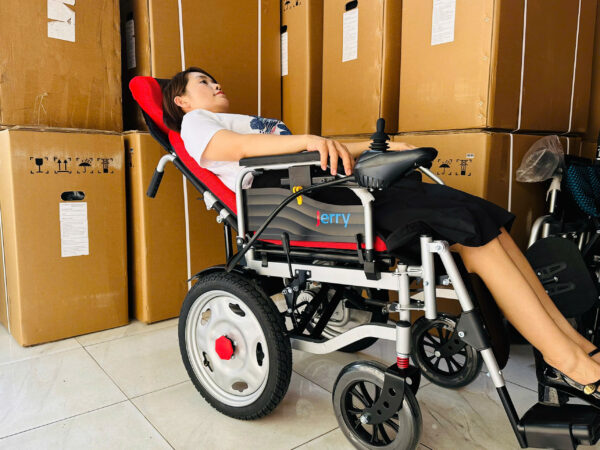 Xe lăn điện ngả nằm Jerry 1802X