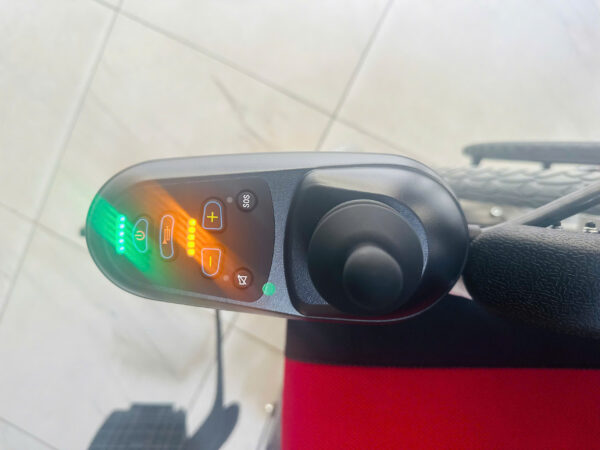 Xe lăn điện có lăn tay Jerry 301X