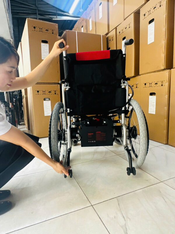 Xe lăn điện có lăn tay Jerry 301X