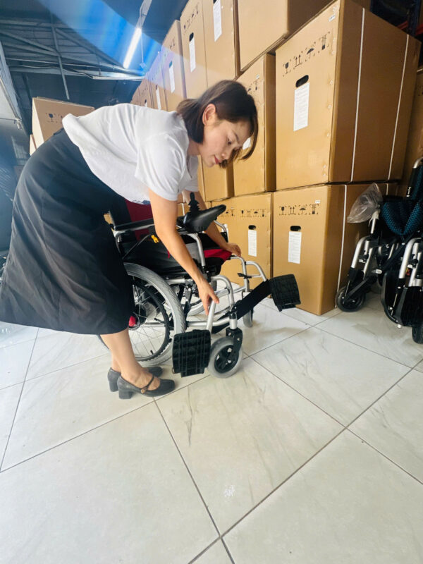 Xe lăn điện có lăn tay Jerry 301X